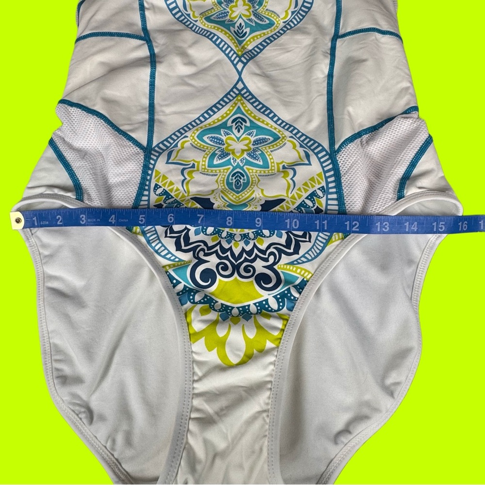 Athleta 1 Piece Bathing Suit Built In Bra White Lotus Design UV Protection Large - Picture 11 of 13